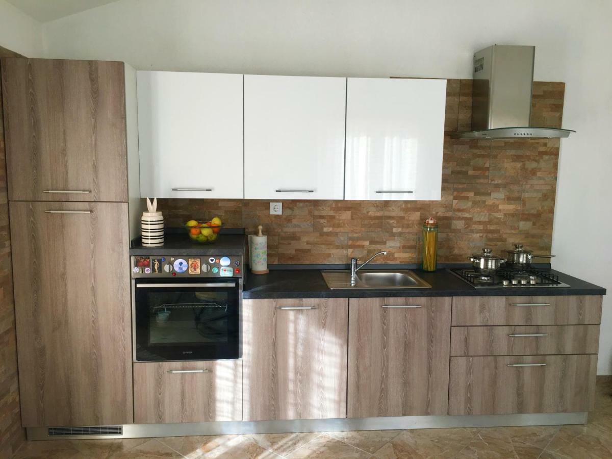 Apartments Kurelja Lastovo Ngoại thất bức ảnh